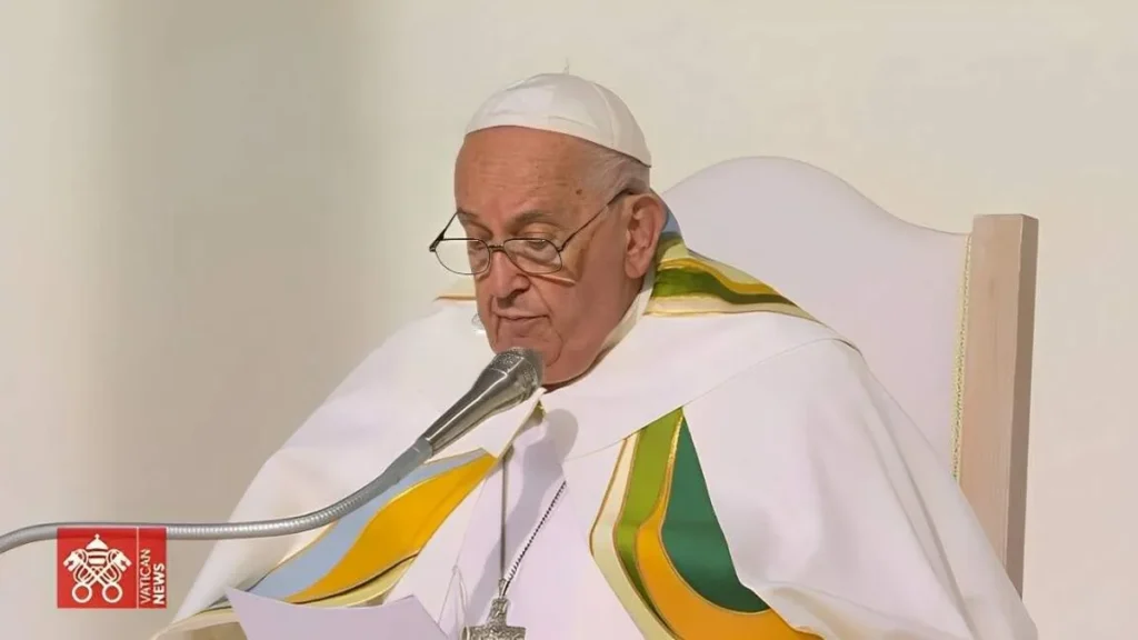 Imagem papa francisco durante missa na belgica do artigo Papa Francisco pede transparência sobre abusos na Igreja