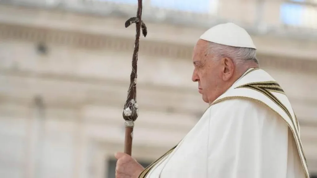 Imagem papa missa abertura sinodo 2024 do artigo Papa convoca jejum e oração pela paz em missa de abertura do Sínodo