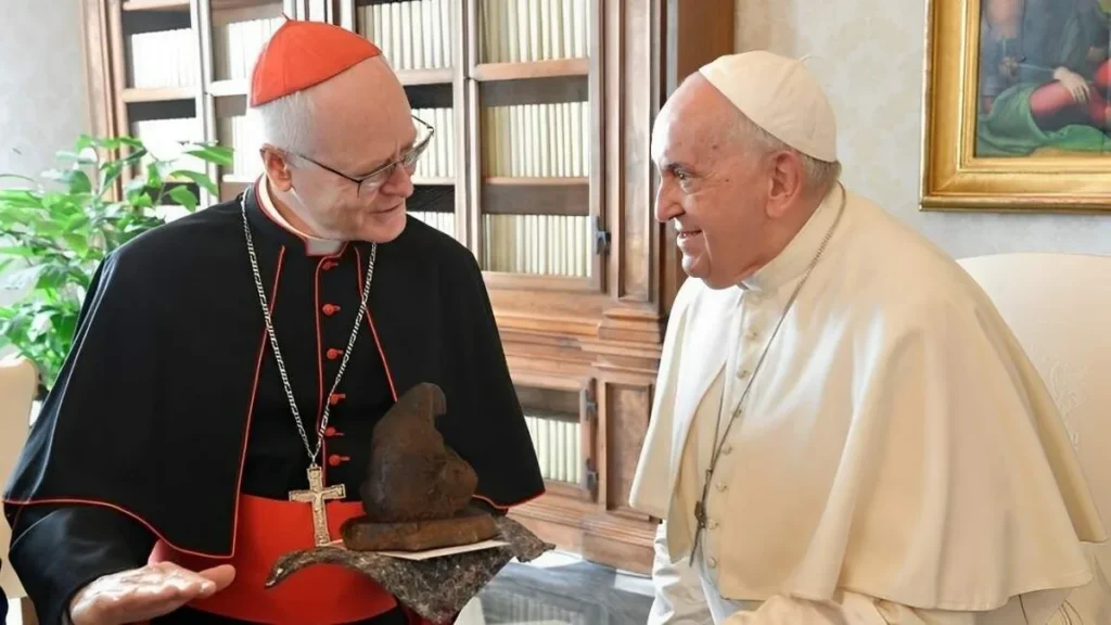 Imagem Dom Odilo e Papa Francisco do artigo Cardeal Odilo Scherer ficará mais dois anos à frente da Arquidiocese de SP