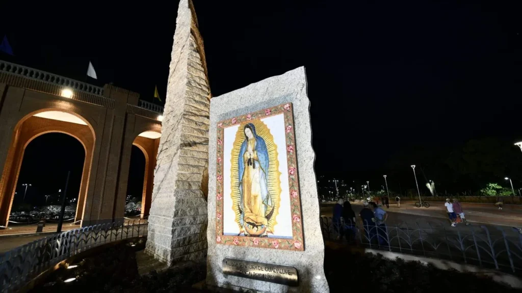 Imagem inauguracao e bencao do monumento de Guadalupe do artigo Monumento de Nossa Senhora de Guadalupe é inaugurado no Santuário Nacional
