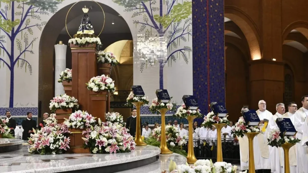 Imagem Novena e Festa da Padroeira 2024 do artigo 9º Dia da Novena agradece Família dos Devotos como peregrinos da esperança