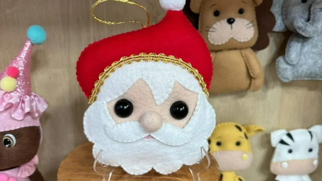 Imagem pingente papai noel em feltro faca voce mesmo do artigo Pingente “Papai Noel” em feltro - Faça Você Mesmo
