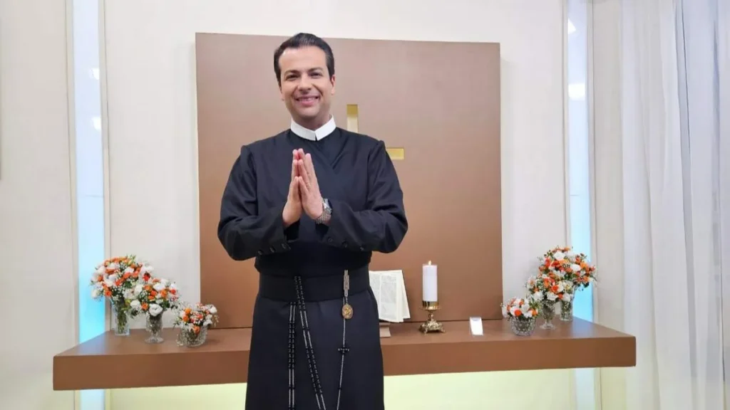 Imagem Intercede por nos by Gabriela Sousa 10 do artigo “Intercede por Nós” é inspirado pelo tema a missão da igreja no mundo
