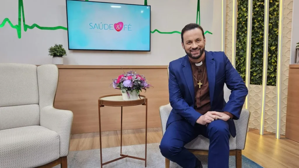 Imagem SFE 1910 Gabriela Souza TV Aparecida 1 do artigo "Saúde e Fé" destaca o Outubro Rosa e esclarece sobre o câncer de mama