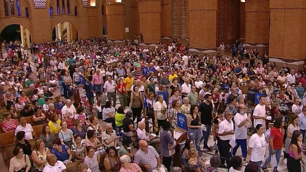 Imagem familia dos devotos 2 do artigo Sua doação transforma vidas e juntos fazemos a diferença