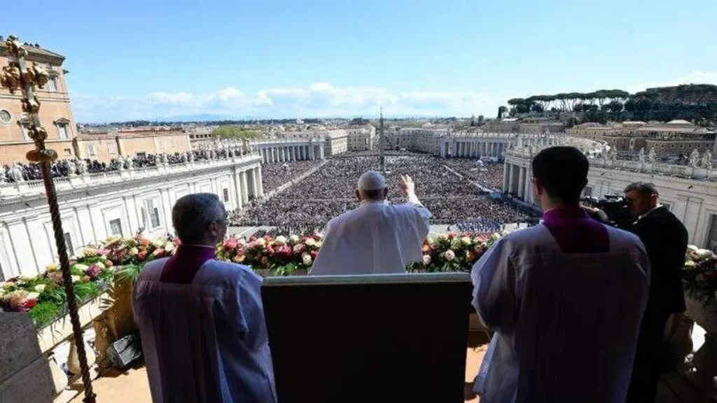 Imagem papa francisco praca sao pedro do artigo Papa ao Dia Mundial das Missões: realizar a missão com alegria