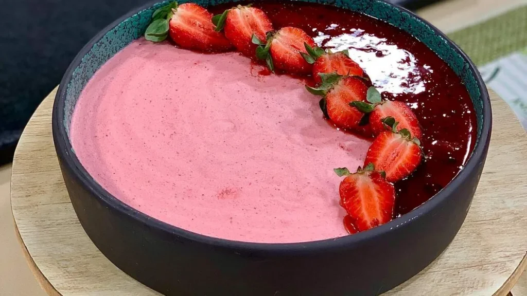 Imagem sufle gelado de frutas vermelhas santa receita do artigo Suflê Gelado de Frutas Vermelhas - Santa Receita