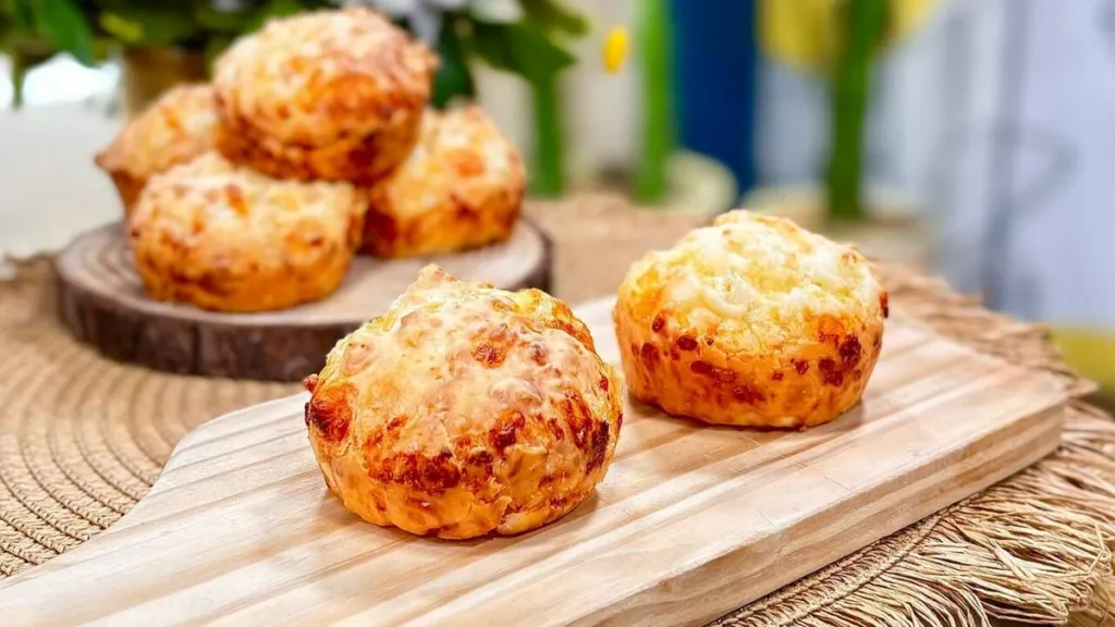 Imagem pao de queijo santa receita do artigo Pão de Queijo com três ingredientes - Santa Receita