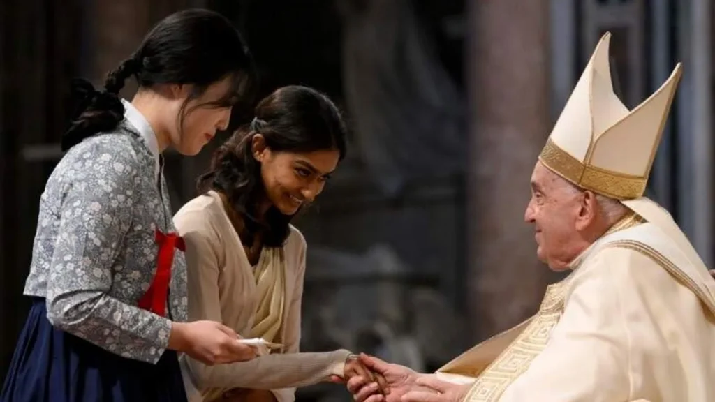 Imagem papa missa cristo rei jovens do artigo Papa aos jovens: “Brilhem no céu de Deus, não apenas nas redes sociais”