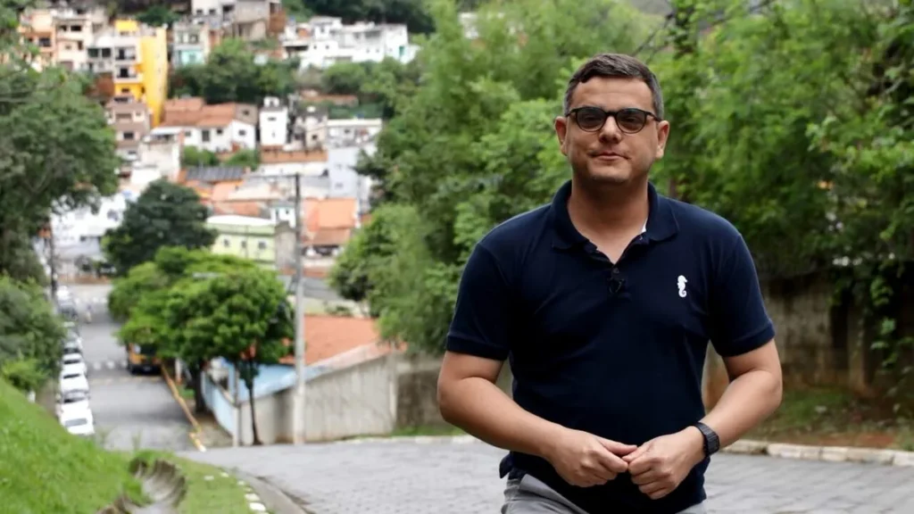 Imagem ARQ 1 do artigo "Arquivo A" destaca a realidade das periferias brasileiras