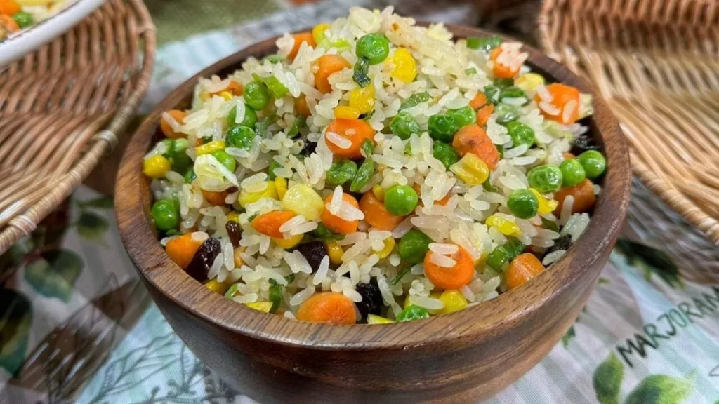 Imagem Arroz a grega sabor de vida do artigo Arroz à Grega e Peixe Assado com Vinagrete – Sabor de Vida