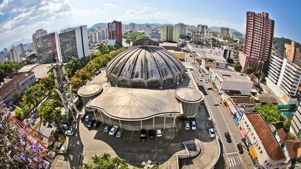 Imagem Catedral de Joinville do artigo Chapecó e Joinville se tornam Arquidioceses em Santa Catarina