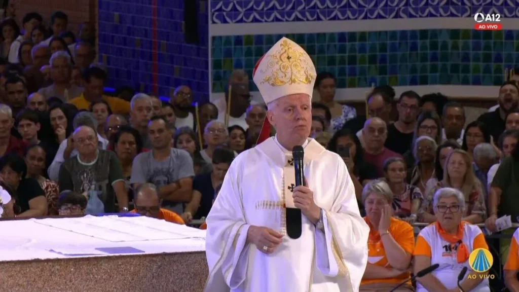 Imagem Dom Orlando na Missa de Todos os Santos do artigo Dom Orlando Brandes: “o santo não tira o lugar de Deus”