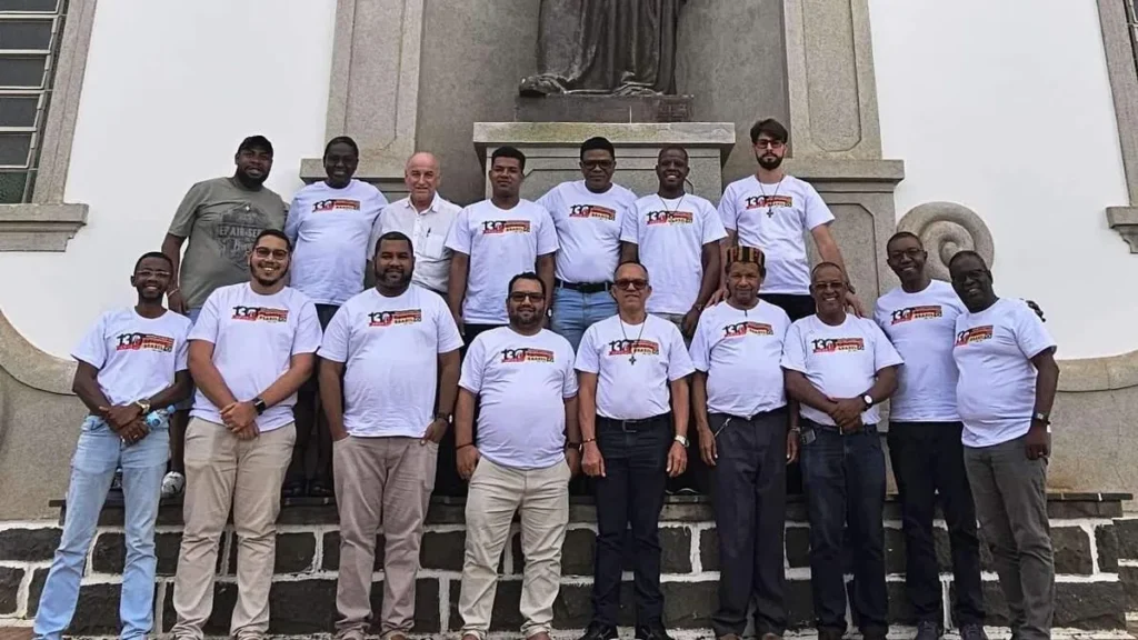 Grupo de missionários reunidos para articulação sobre questões da Comunidade Negra da Província
