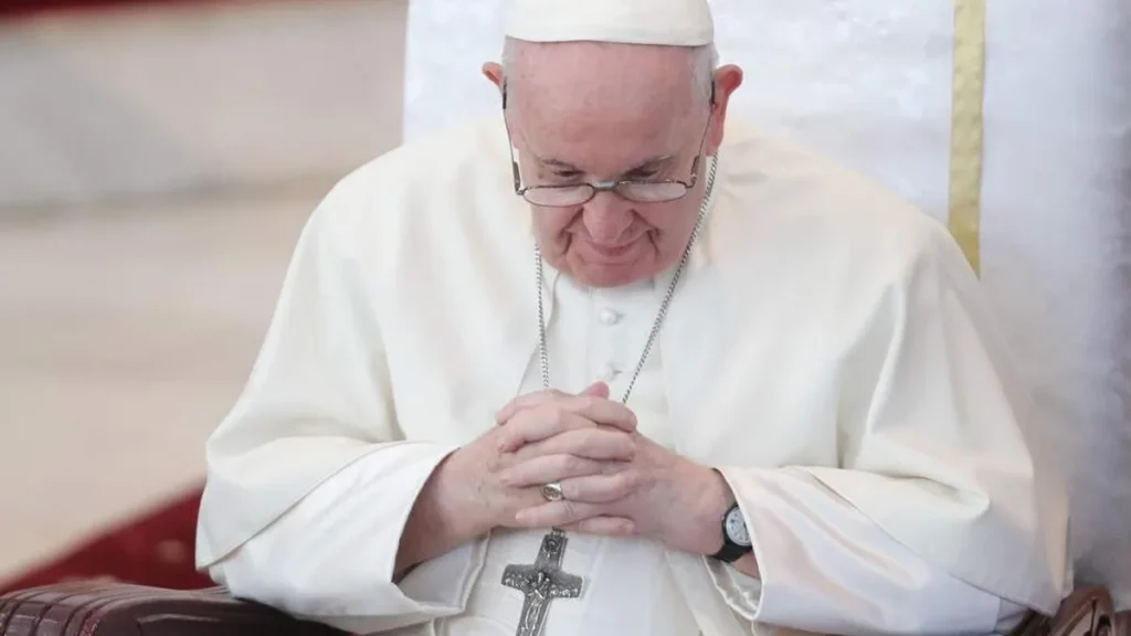 Imagem papa francisco pensativo rezando do artigo Papa celebrará missa para fiéis defuntos em Cemitério de Roma
