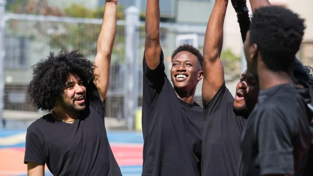 Imagem pessoas reunidas do artigo Comunicação e fraternidade para uma Igreja sem racismo