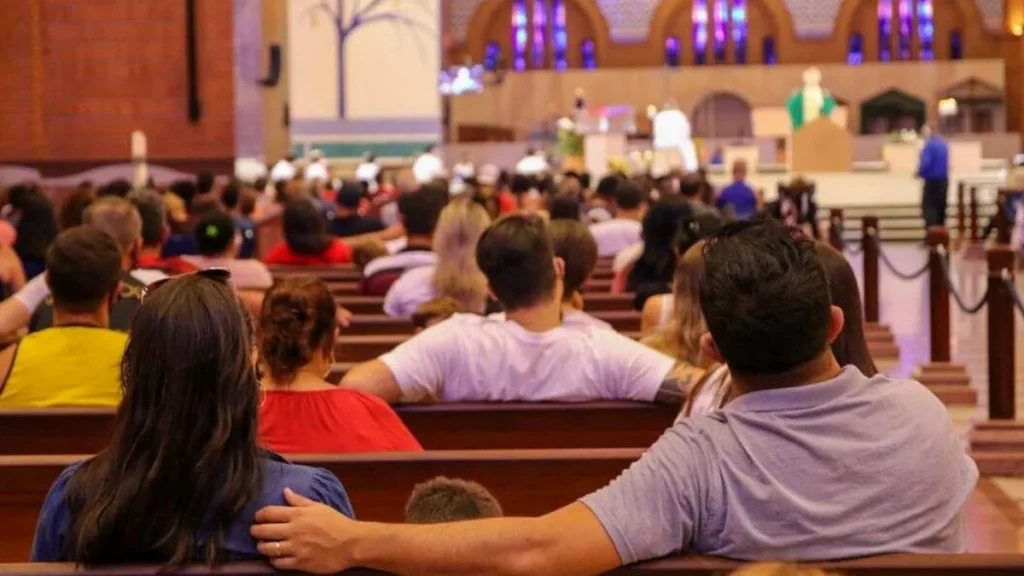 Imagem Familia Santuario de Aparecida do artigo Sagrada Família: Casa da Mãe inspira casais a evangelizar