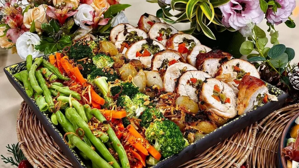 Imagem peito de peru recheado e salada de alho poro santa receita do artigo Peito de Peru Recheado + Salada de Alho Poró - Santa Receita