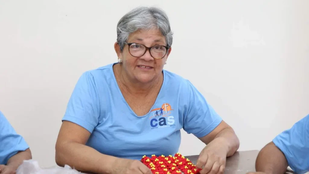 Oficina de Artesanato no CAS de Aparecida (SP)