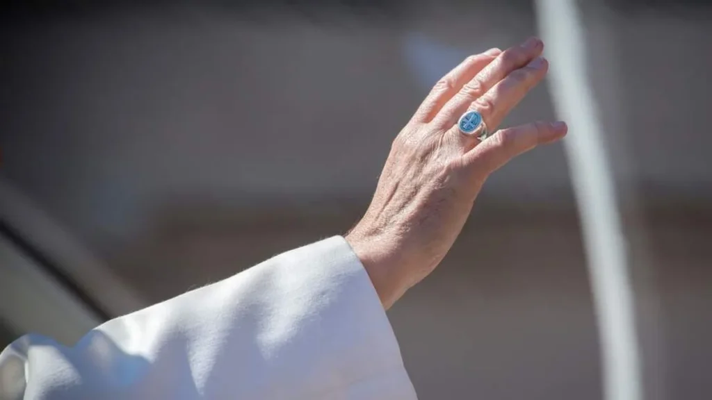 Imagem mao do papa francisco anel de papa do artigo 6 papas com mais idade a governar a Igreja Católica