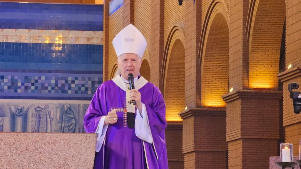 Imagem dom Orlando celebrando o 4 Domingo do Advento 2024 do artigo Dom Orlando apresenta 6 lições para viver bem o Natal
