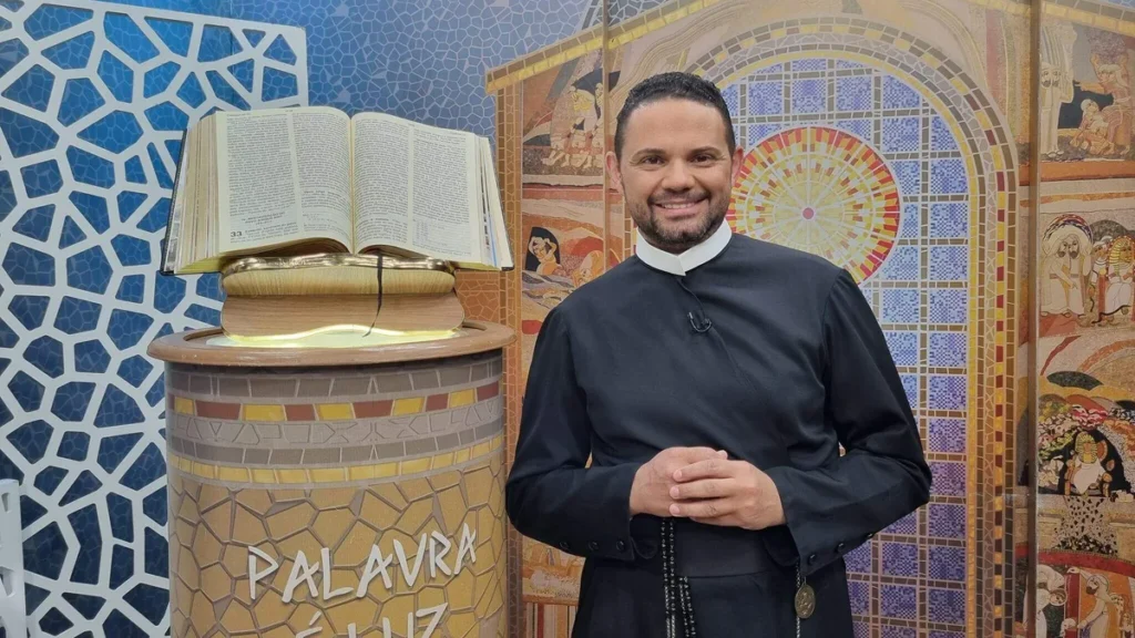 Imagem padrerodrigo jnb 1112 1 do artigo "Jornada Bíblica" estuda cenas da visão de Balaão na Fachada Sul