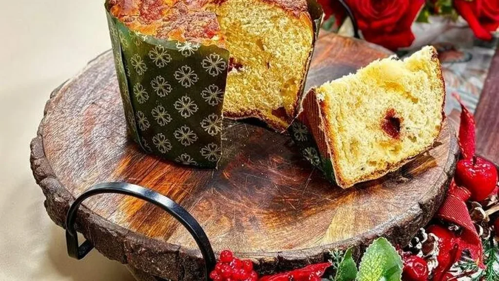 Imagem panetone de queijo com goiabada santa receita do artigo Panetone de Queijo com Goiabada - Santa Receita