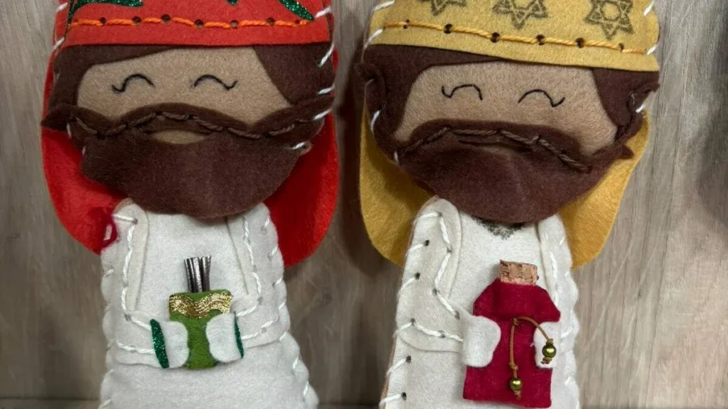 Imagem tres magos em feltro faca voce mesmo do artigo Três reis magos de alinhavo em feltro - Faça Você Mesmo