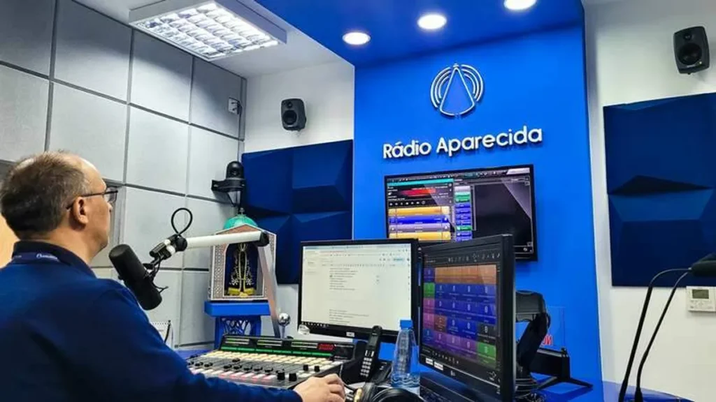 Há 73 anos a Rádio Aparecida expande a evangelização pelas ondas do rádio