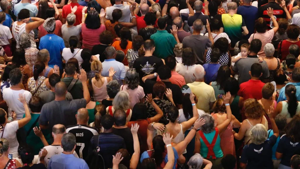 Imagem consagracao solene 2024 do artigo Qual a maneira de tocar seu coração no Dia do Obrigado?