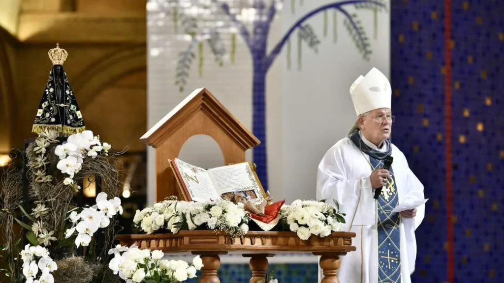 Imagem Dom Jaime Spengler presidindo Missa de Ano Novo no Santuairo Nacional do artigo Cardeal Jaime Spengler inspira caminhos de esperança para 2025