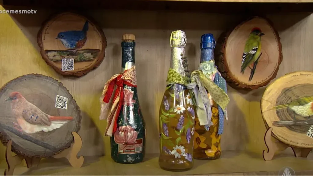 Imagem garrafa decorada com pintura faca voce mesmo do artigo Garrafa Decorada com Pintura - Faça Você Mesmo