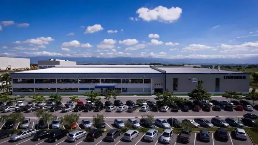 Imagem Libher do artigo Liebherr anuncia investimento de R$ 300 milhões em Guaratinguetá
