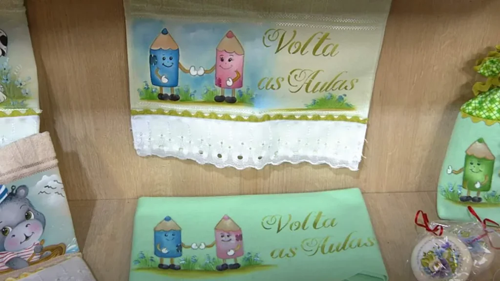 Imagem pintura decorativa de volta as aulas faca voce mesmo do artigo Pintura Decorativa "Volta às Aulas" no Feltro - Faça Você Mesmo