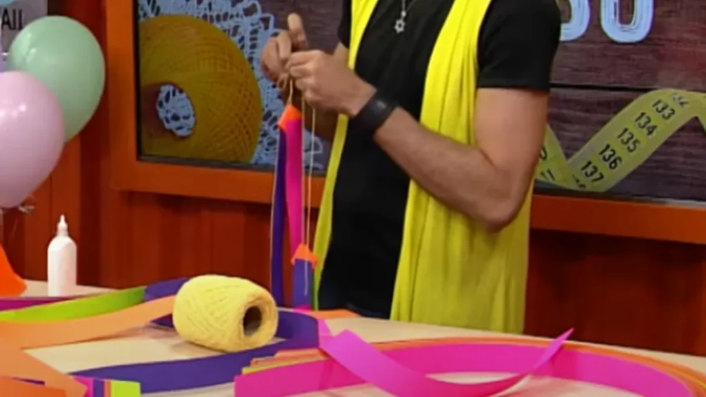 Imagem malabares de fitas do artigo Malabares De Fitas De Papel - Faça Você Mesmo