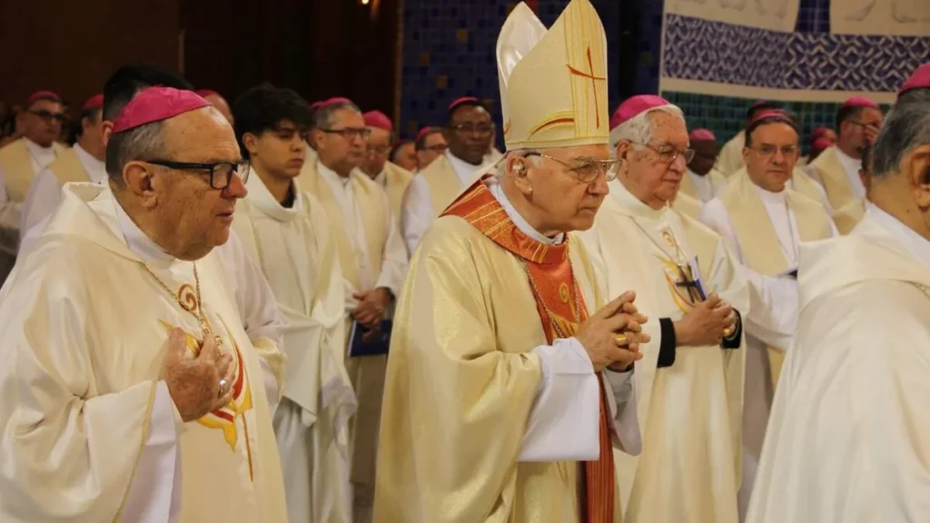 Imagem Dom Biasin em Aparecida 2023 do artigo CNBB lança guia de disponibilidade dos Bispos Eméritos