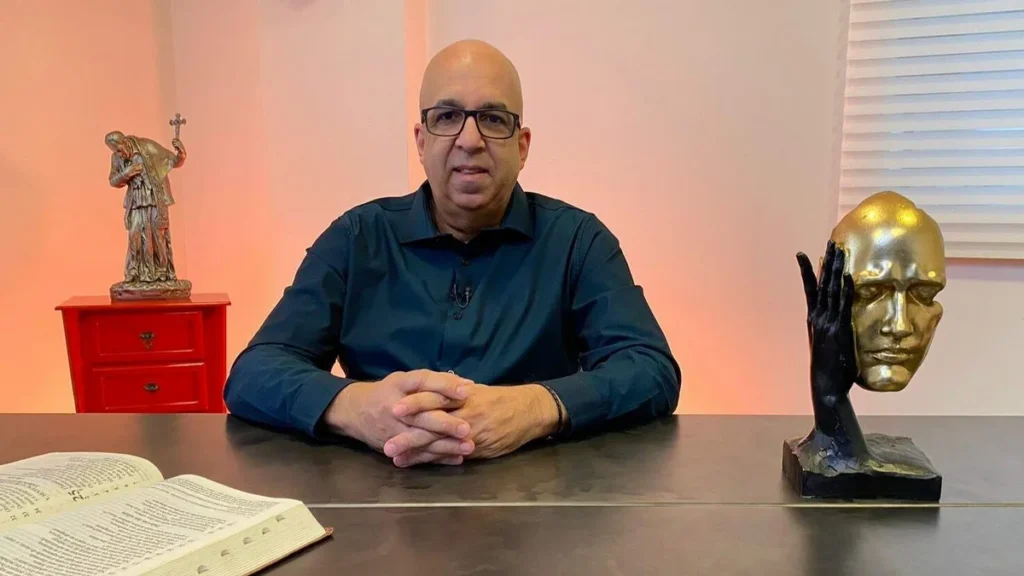 Imagem Padre Mauro Vilela do artigo Reveja: Diálogos reflete sobre o papel da Igreja na formação cultural