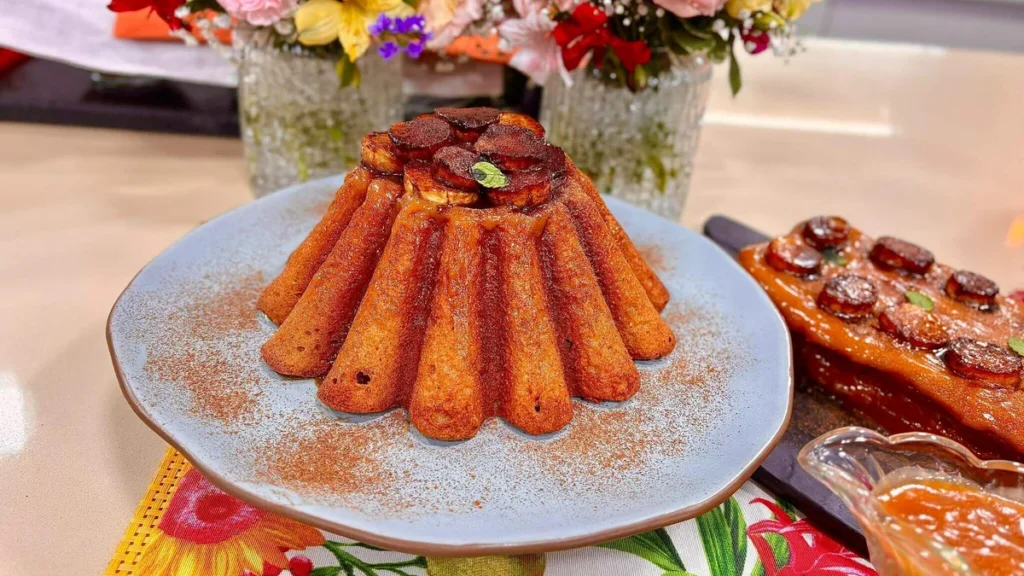 Imagem bolo banana santareceita Easy Resize.com do artigo Bolo de Banana com Caramelo Salgado - Santa Receita