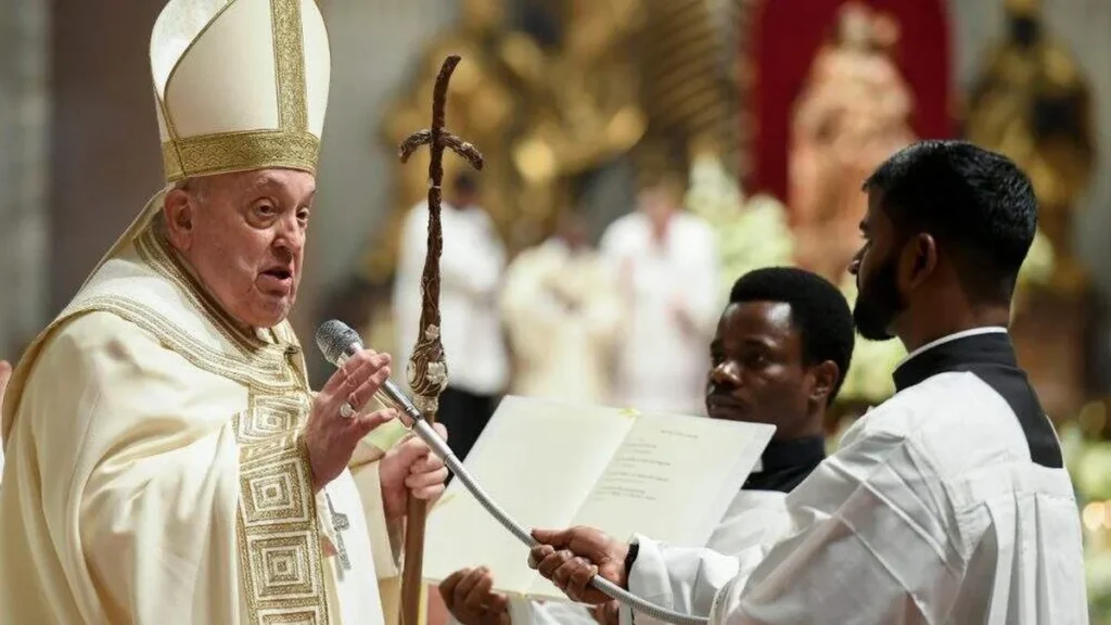 Imagem papa missa 2025 do artigo Papa sugere 3 maneiras dos religiosos serem portadores de luz