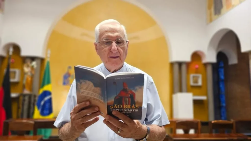 Imagem Padre Alberto Livro Sao Bras do artigo Editora Santuário traz detalhes da devoção a São Brás