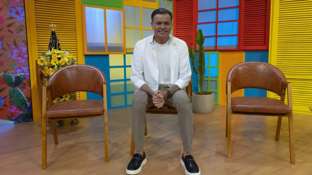 Imagem Frank Aguiar Joao Athaide TV Apareicda do artigo Trio Virgulino festeja seus 50 anos de carreira no "Aqui Tem Nordeste"
