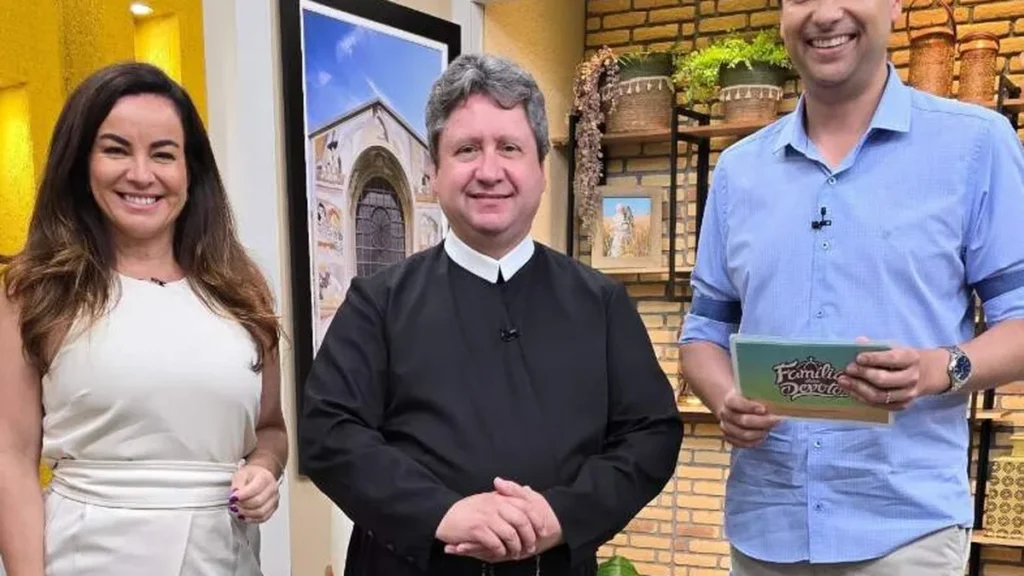 Imagem FD Pe Eduardo pgm romaria th do artigo Pe. Eduardo Catalfo participa do programa Família dos Devotos e fala sobre a Romaria do Terço dos Homens