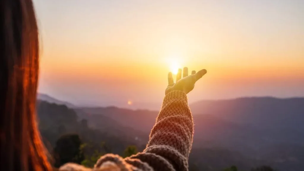 Imagem Orando ao nascer do Sol do artigo Oração ao romper a luz do dia