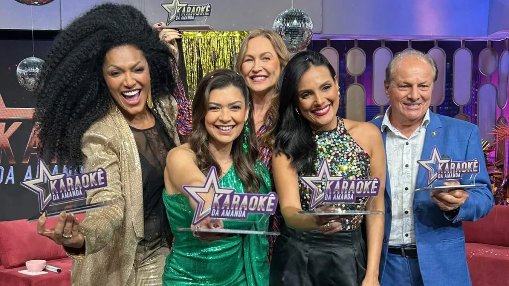 Imagem 1 Amanda e convidados do artigo Amanda Françozo abre alas em seu programa de Carnaval na TV Aparecida