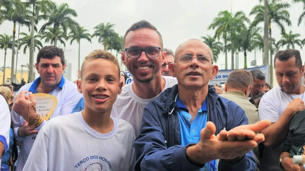 Imagem Ericsson Jose e Vitor Campo Limpo Paulista 2 do artigo A tradição do Terço dos Homens passada de pais para filhos