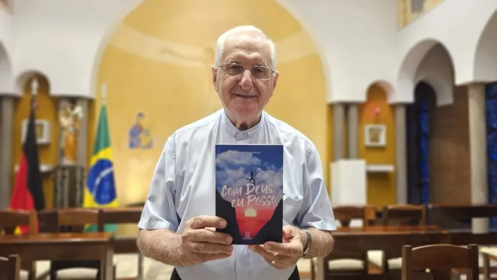 Imagem Padre Alberto Livro Com Deus eu posso do artigo Editora Santuário traz livro para sempre confiarmos na graça de Deus