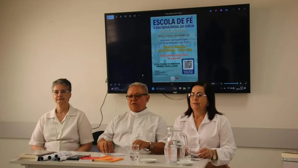 Imagem escola de fe e dsi coletiva do artigo Arquidiocese de Aparecida ministra Escola de Fé e Doutrina Social da Igreja