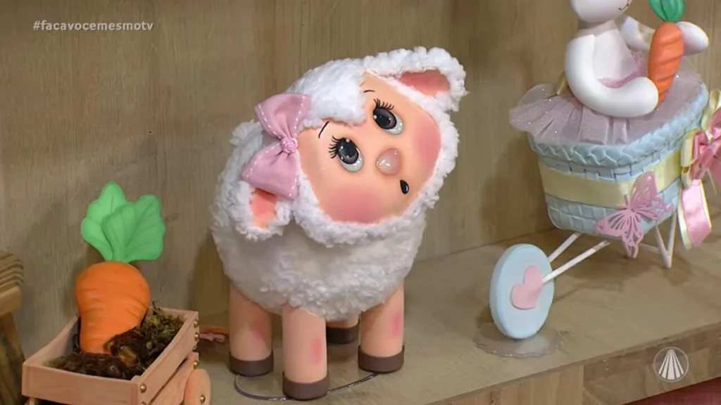 Imagem ovelha juju porta bombom do artigo Ovelhinha Juju Porta-Bombom - Faça Você Mesmo