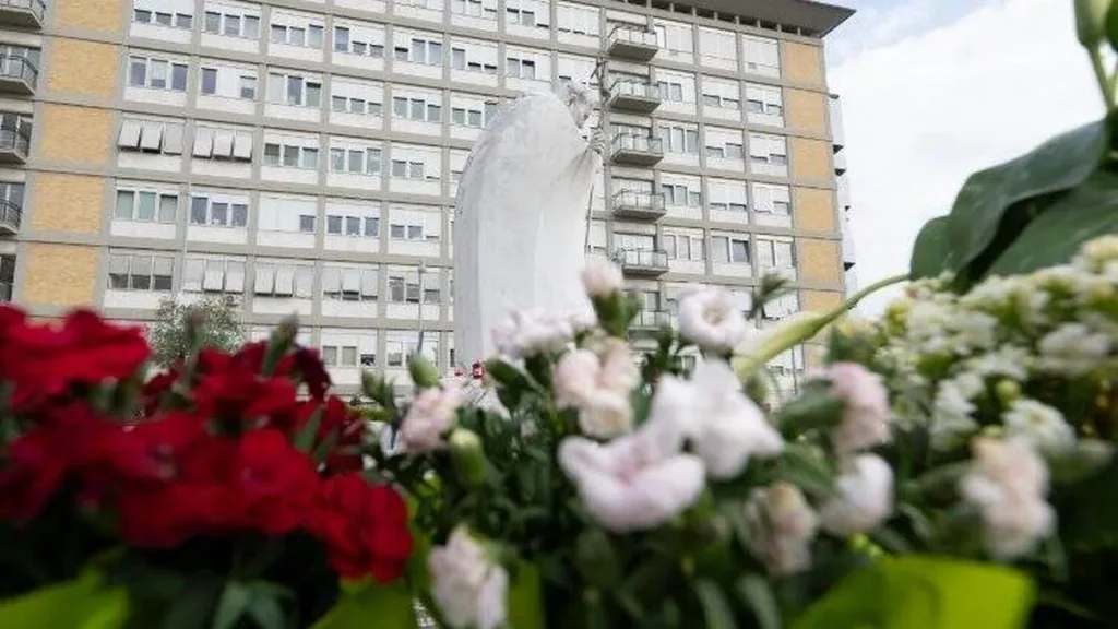 Imagem hospital gemelli do artigo Papa: “precisamos do milagre da ternura”