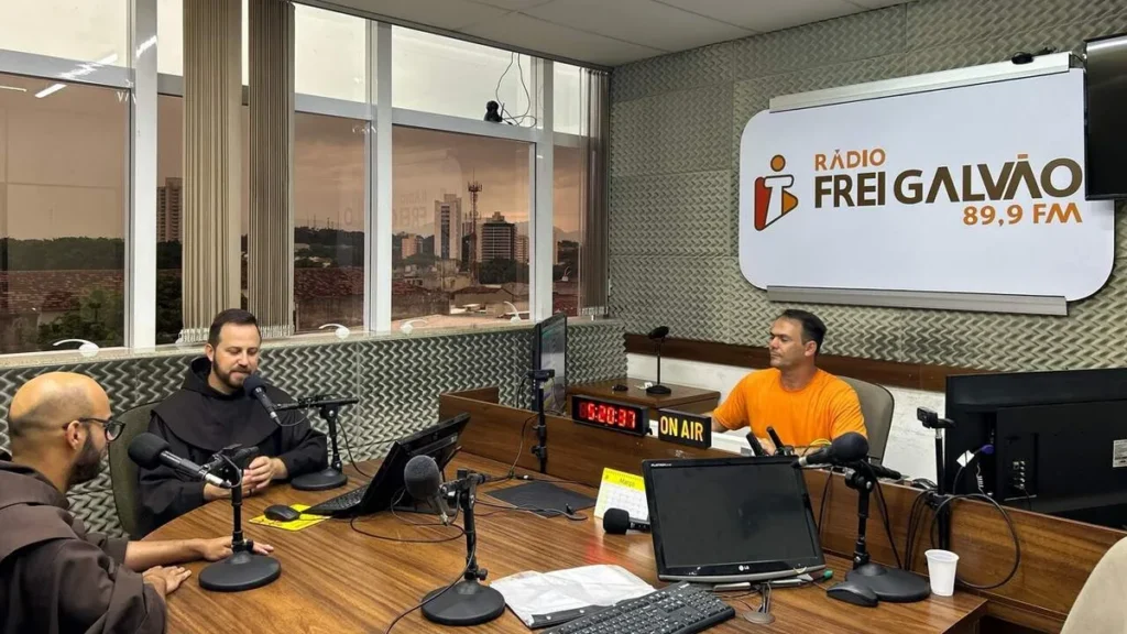 Imagem Radio Frei Galvao do artigo Nova Rádio Frei Galvão é lançada em Guaratinguetá (SP)